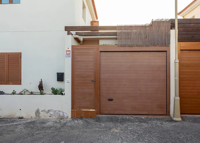 Сasa de vacaciones Casa Calderon Hondo, Design, Views&poll Lajares *