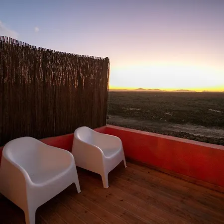 Casa Calderon Hondo, Design, Views And Poll Lajares Дом отдыха
