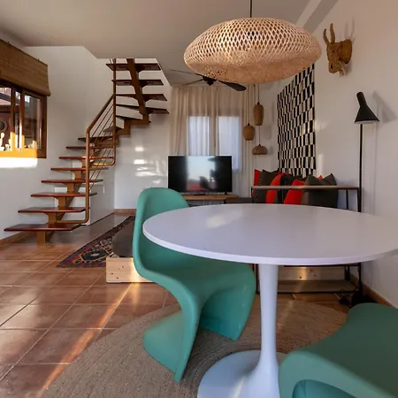Casa Calderon Hondo, Design, Views And Poll Lajares Vakantiehuis *