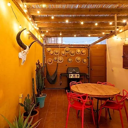 Дом отдыха Casa Calderon Hondo, Design, Views And Poll Lajares *