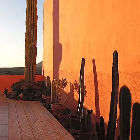 Casa Calderon Hondo, Design, Views And Poll Lajares * Коральео